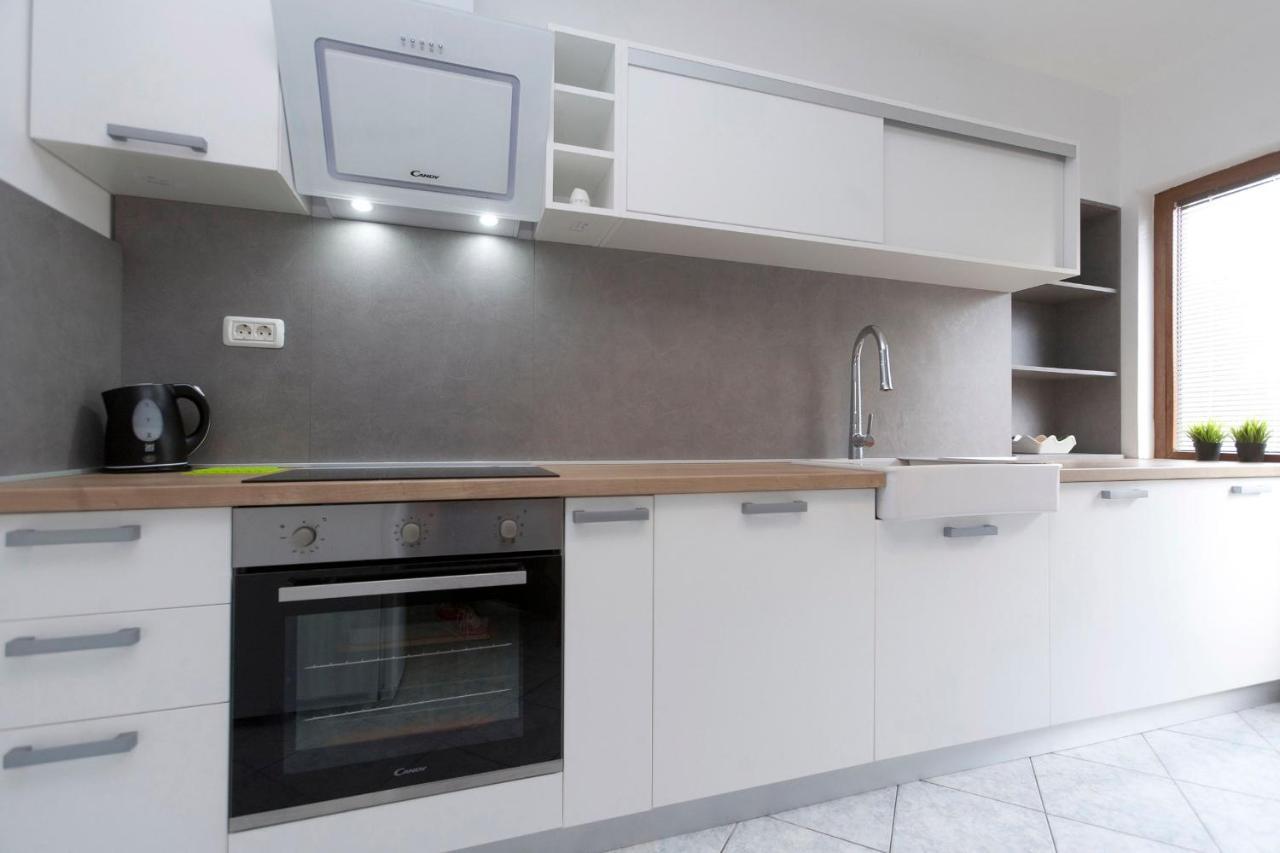 Rr Apartment Pula Luaran gambar