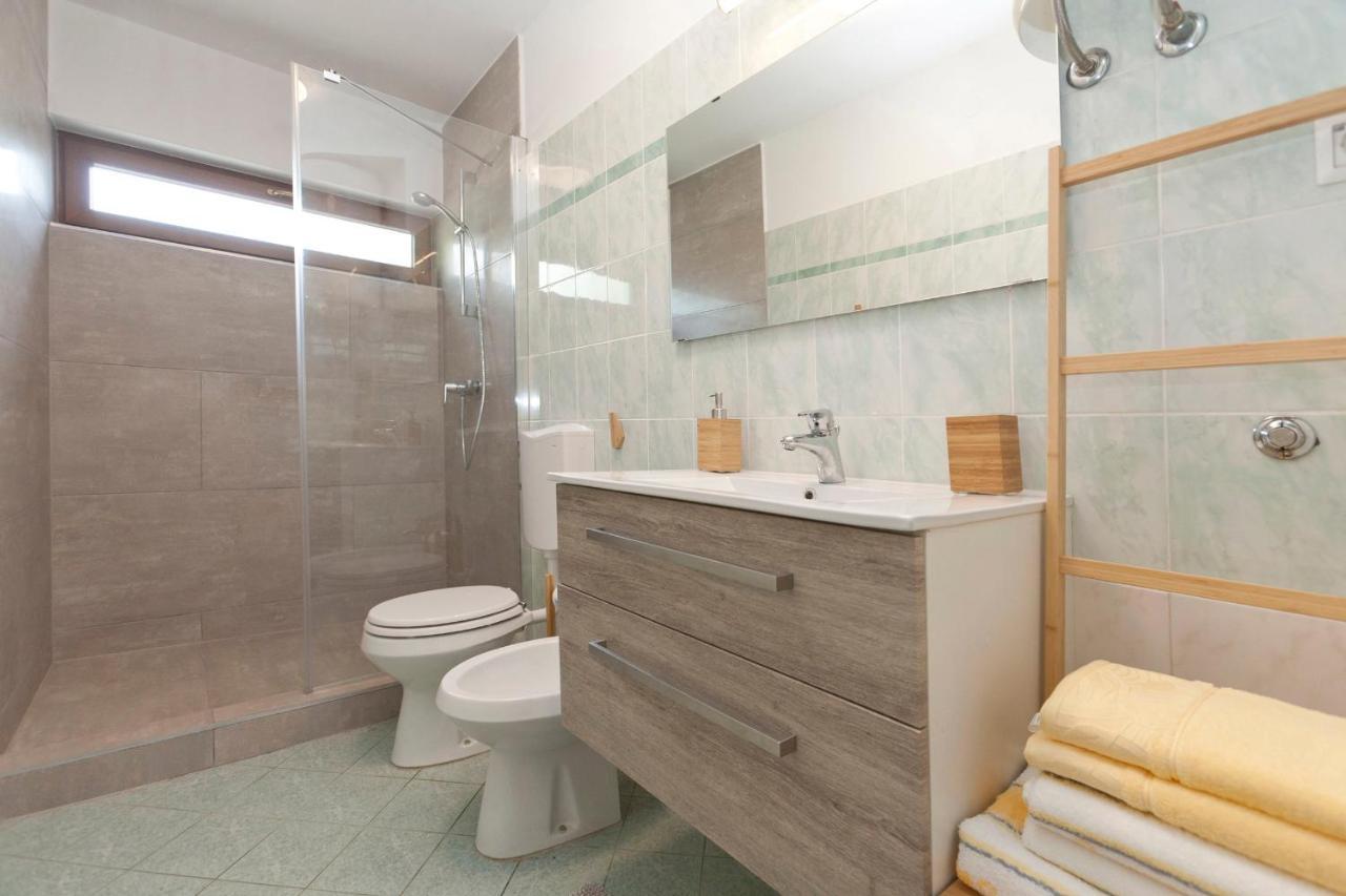 Rr Apartment Pula Luaran gambar